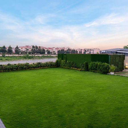 Clarion Hotel Dehradun Dış mekan fotoğraf