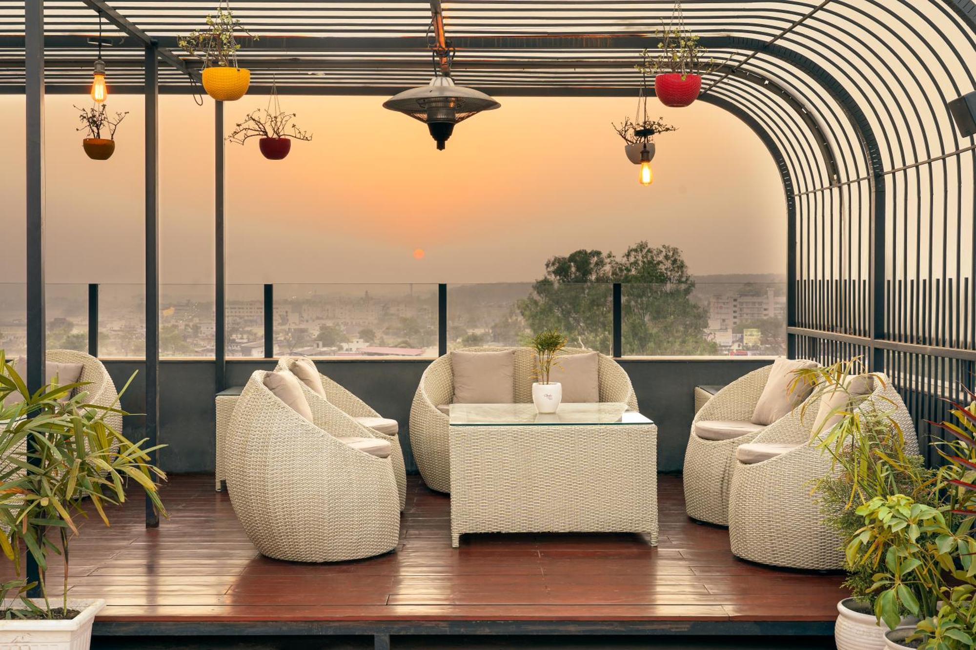 Clarion Hotel Dehradun Dış mekan fotoğraf